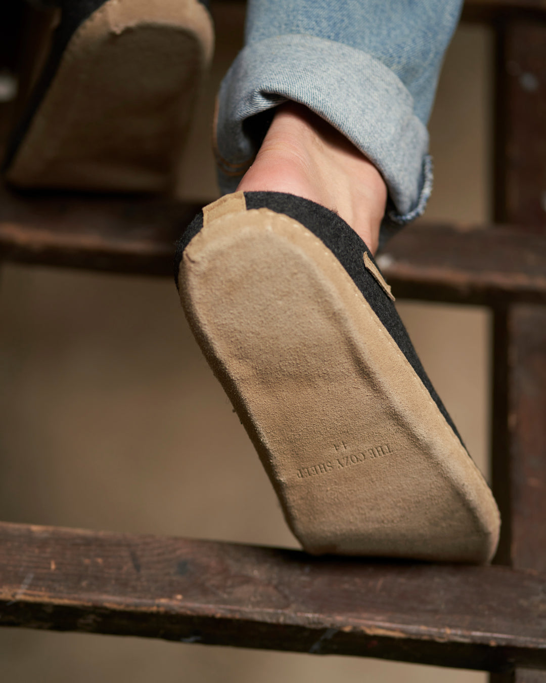 Tøffel med skindsål – Mørkegrå