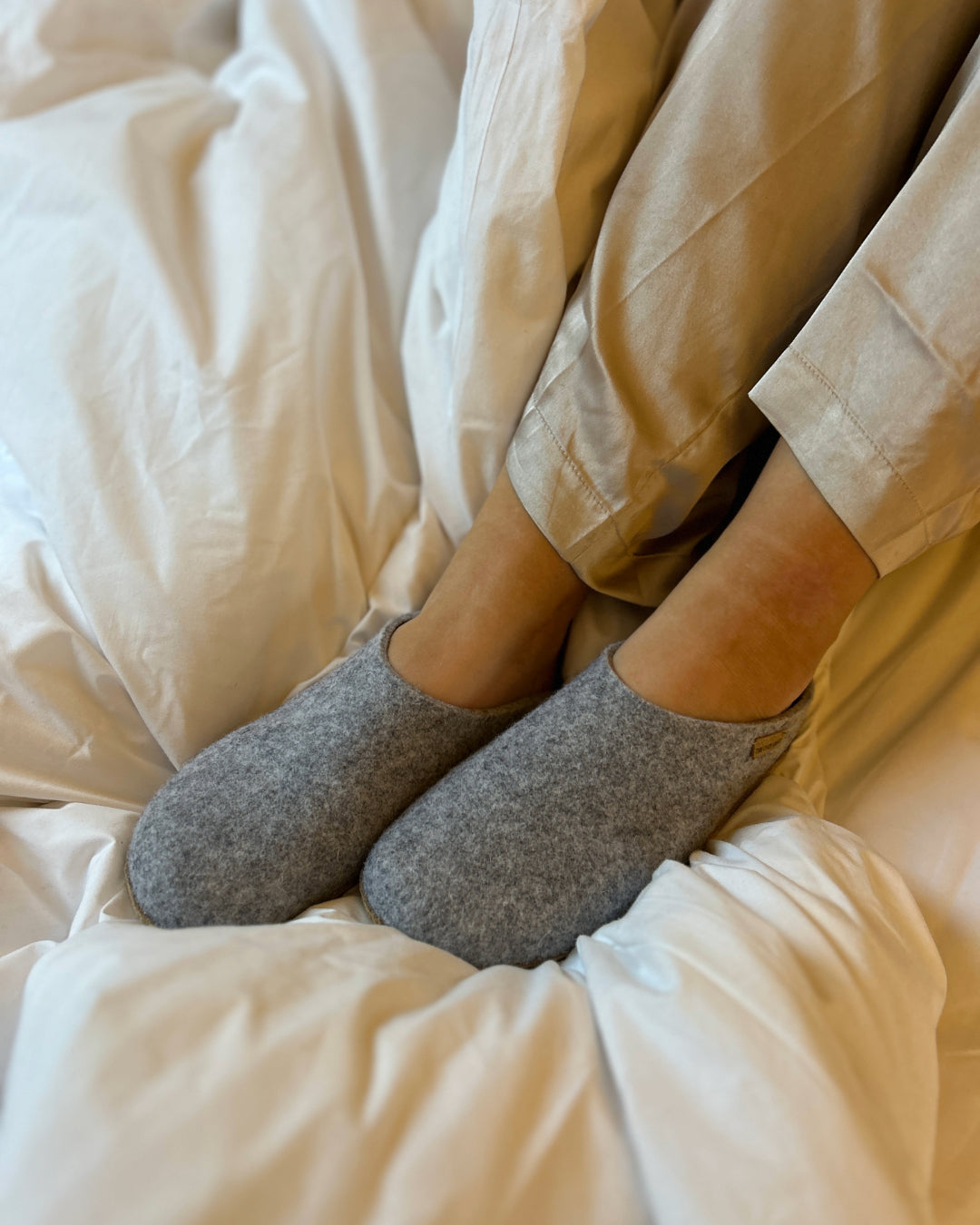 Tøffel med skindsål – Lysegrå