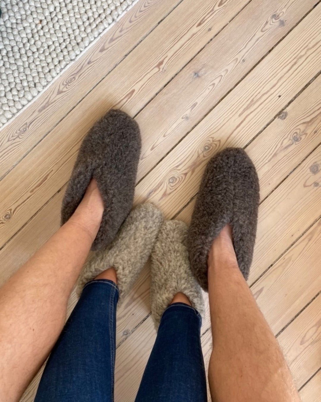 Uldhjemmesko – Mørkegrå/brun (Lav model) - The Cozy Sheep